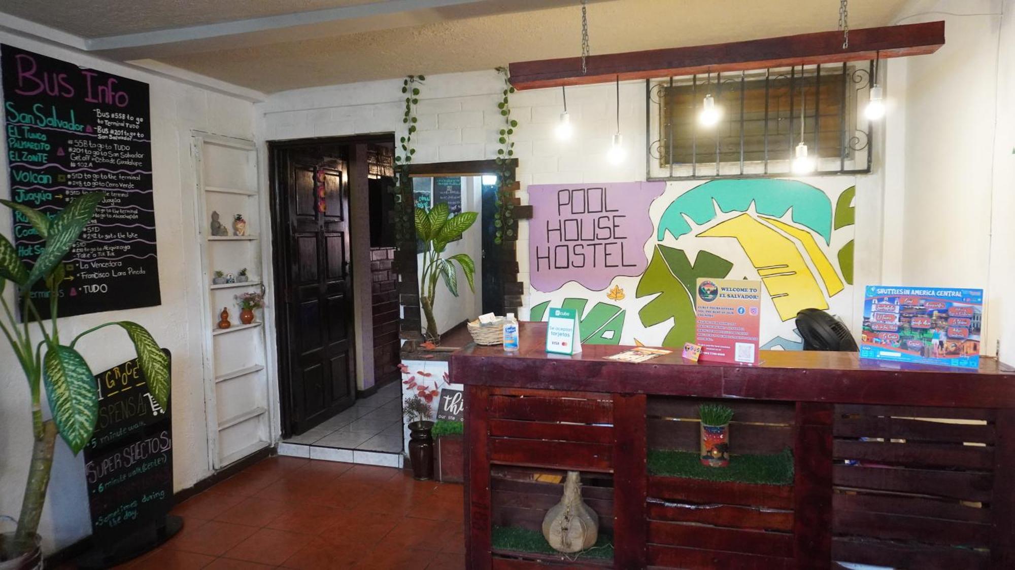 Pool House Hostel 圣安娜 外观 照片